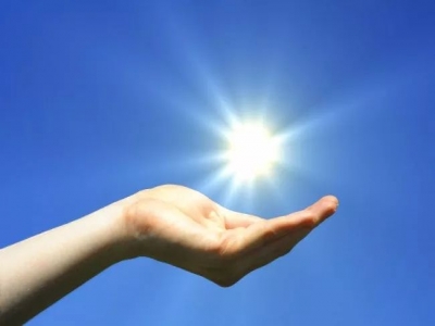 脱发、掉牙、迅速衰老……他用生命告诉你人类离开了阳光有多恐怖