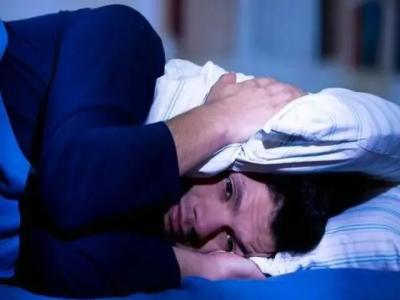 晚上睡觉出现4个怪像，说明血液“粘稠如漆”